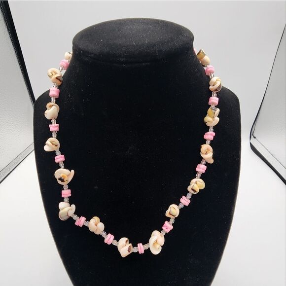 Beige & pink shell necklace - Picture 1 of 3